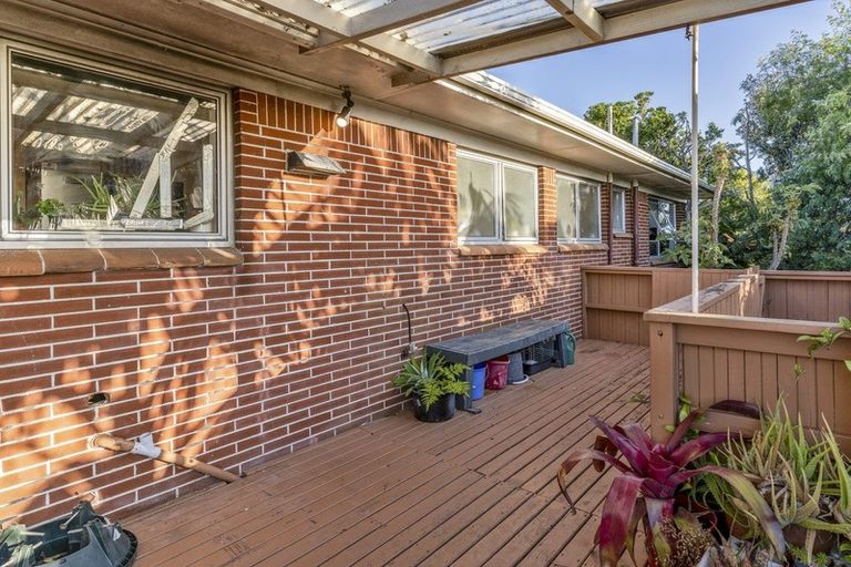 Photo of property in 342 Glenfield Road, Glenfield, Auckland, 0629