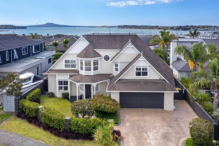 Photo of property in 13 Compass Way, Half Moon Bay, Auckland, 2012