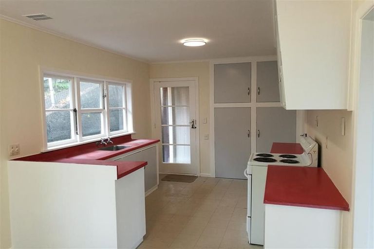 Photo of property in 59 Tannadyce Street, Strathmore Park, Wellington, 6022