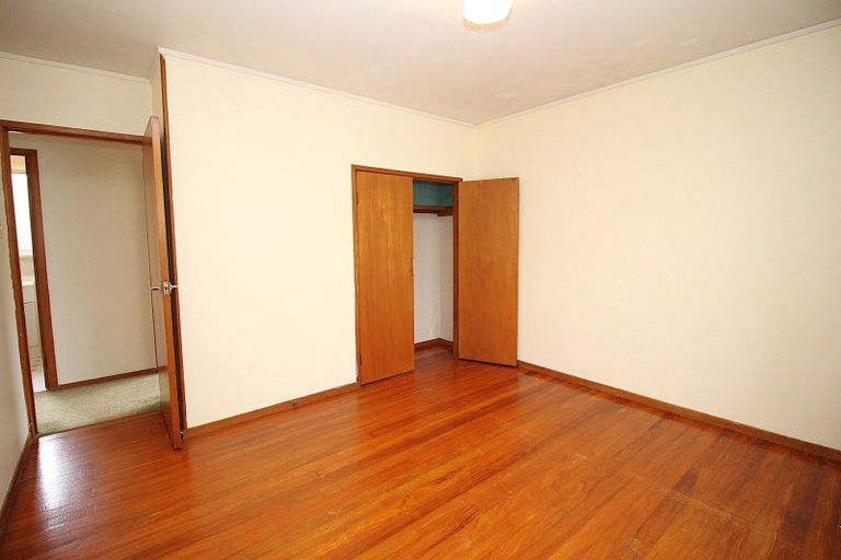 Photo of property in 104 Farquhar Road, Glendene, Auckland, 0602