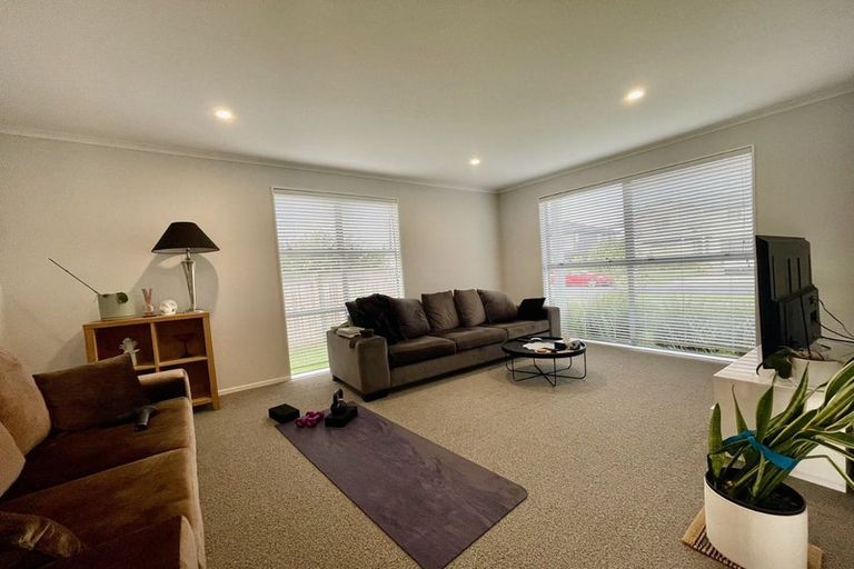 Photo of property in 89 Mackay Drive, Greenhithe, Auckland, 0632