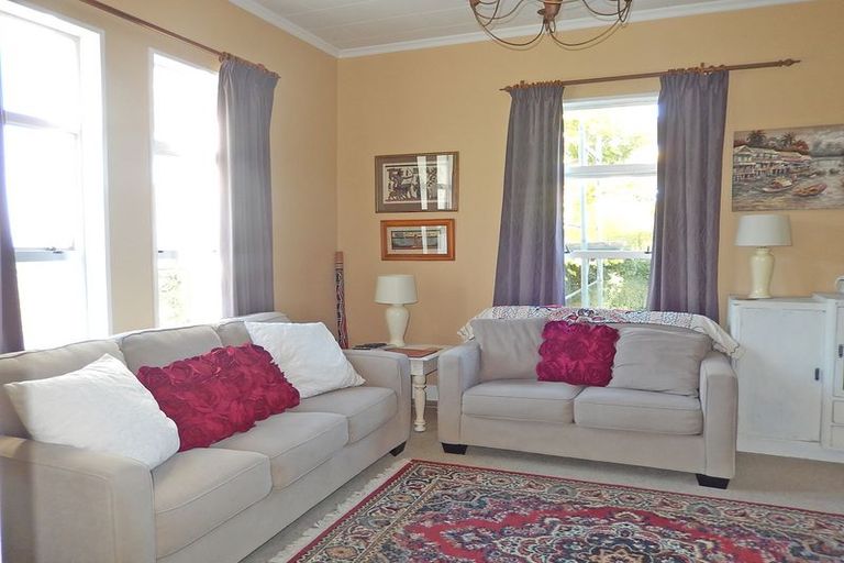 Photo of property in 1 Jessop Street, South Hill, Oamaru, 9400