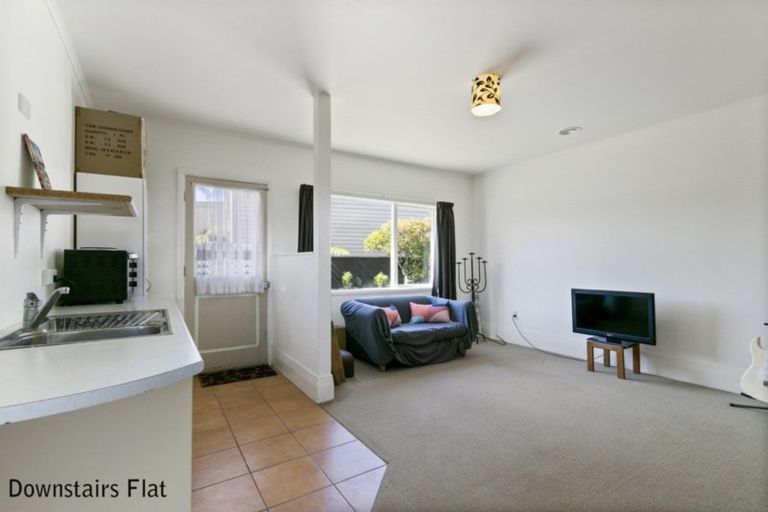 Photo of property in 18 Stanhope Grove, Korokoro, Lower Hutt, 5012