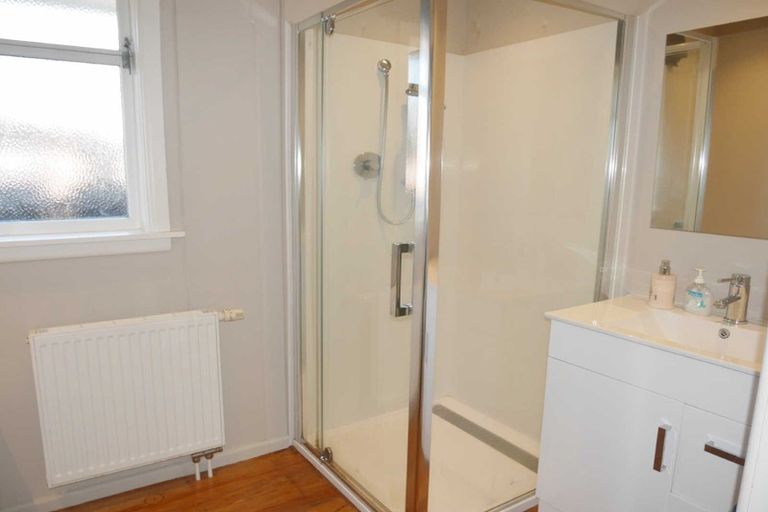 Photo of property in 28 Manor Place, Bryndwr, Christchurch, 8053