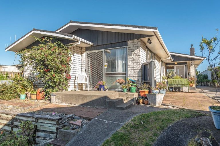 Photo of property in 102 Matai Street, Castlecliff, Whanganui, 4501