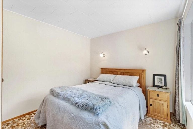 Photo of property in 16 Argyle Place, Arrowtown, 9302