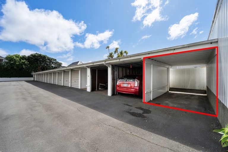 Photo of property in 10/4 Claremont Grove, Mount Victoria, Wellington, 6011