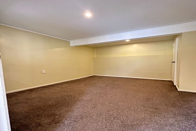 Photo of property in 37 Kamara Road, Glen Eden, Auckland, 0602