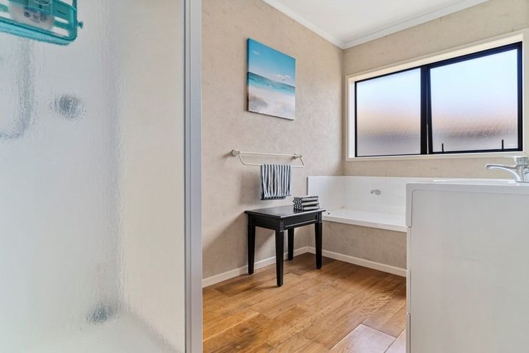 Photo of property in 25 Madeleine Terrace, Papamoa Beach, Papamoa, 3118