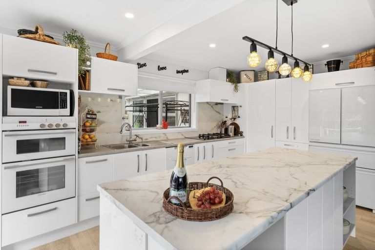 Photo of property in 25a Riverside Road, Orewa, 0931