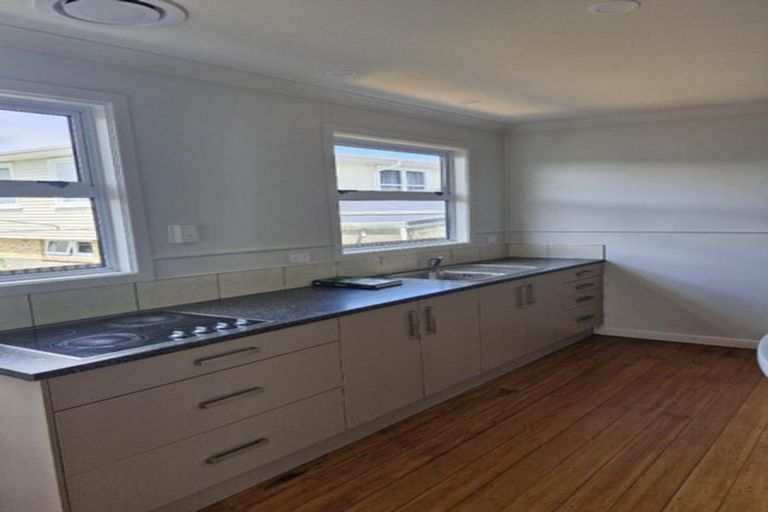 Photo of property in 180 Powderham Street, New Plymouth, 4310