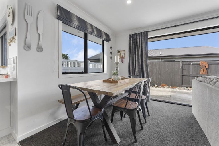 Photo of property in 12 Peckham Lane, Ashhurst, 4810