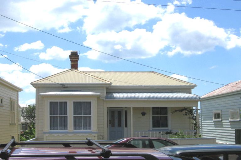Photo of property in 110 Calliope Road, Stanley Point, Auckland, 0624