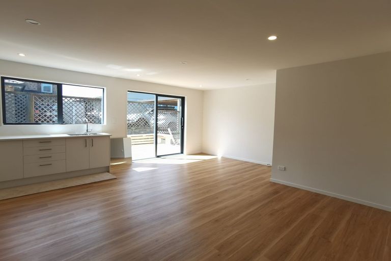 Photo of property in 13a Blue Way, Glendene, Auckland, 0602