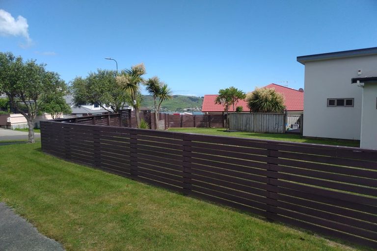 Photo of property in 1 Greenstone Place, Aotea, Porirua, 5024
