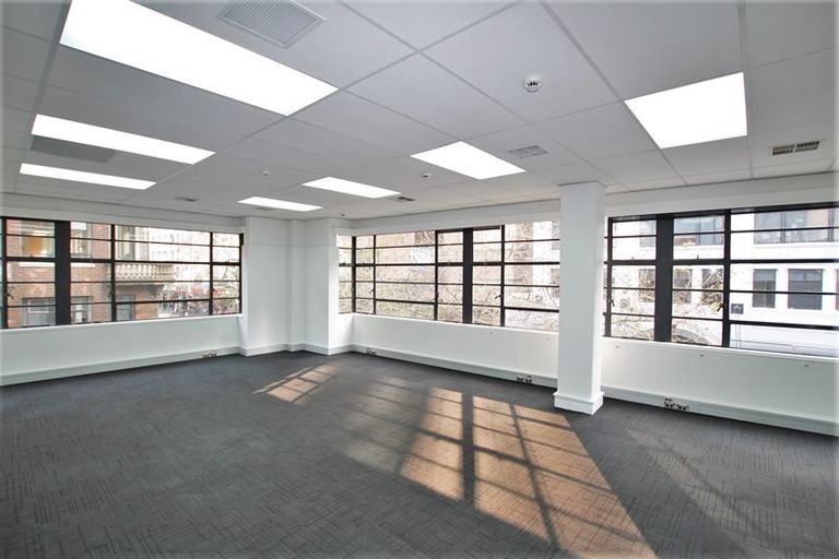 Photo of property in 112 Queen Street, Northcote Point, Auckland, 0627