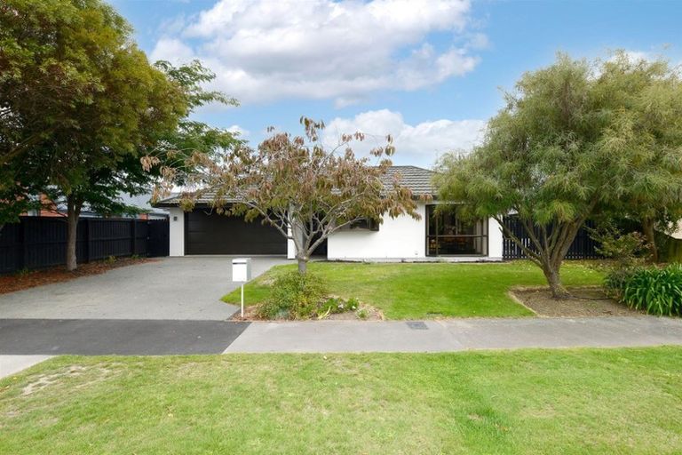 Photo of property in 29 Anglesea Avenue, Parklands, Christchurch, 8083