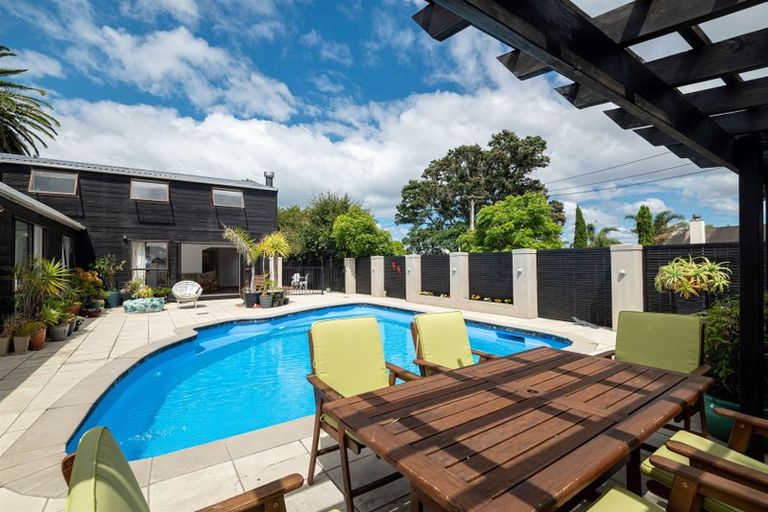Photo of property in 1/59a Northboro Road, Belmont, Auckland, 0622