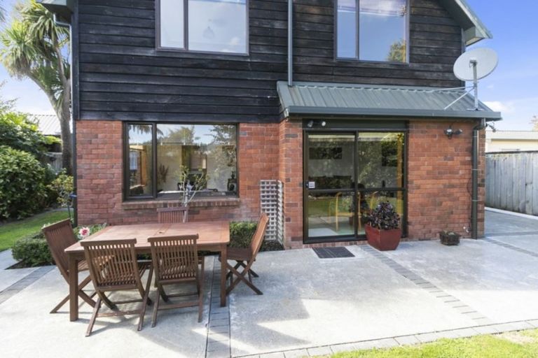 Photo of property in 36a Whites Line West, Woburn, Lower Hutt, 5010