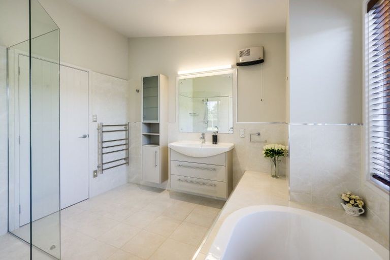 Photo of property in 18 Scarrott Road, Bay View, Napier, 4104