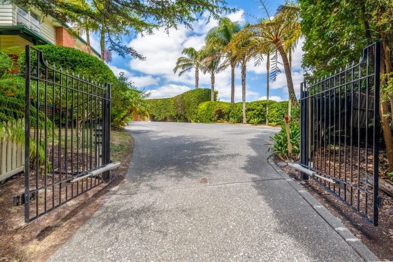 Photo of property in 188 Mellons Bay Road, Mellons Bay, Auckland, 2014