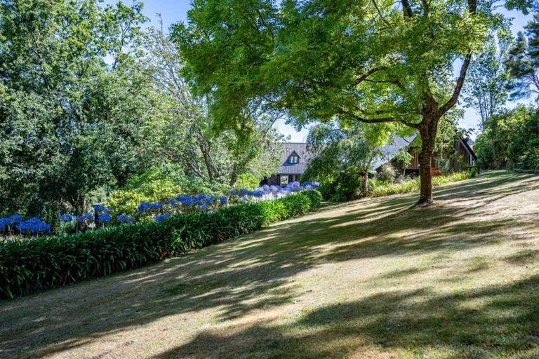 Photo of property in 6890 Christchurch Akaroa Road, Takamatua, 7581