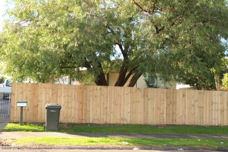 Photo of property in 44 Kivell Close, Mangere East, Auckland, 2024