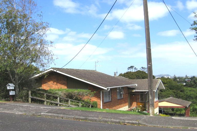 Photo of property in 17 City View Terrace, Birkenhead, Auckland, 0626