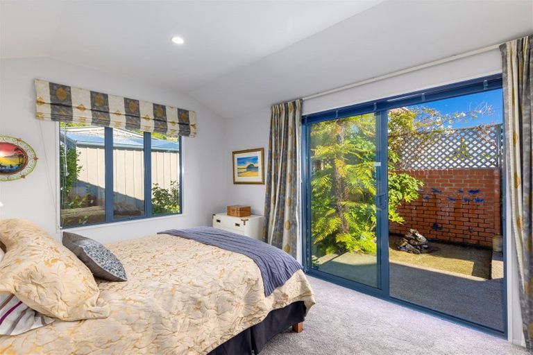 Photo of property in 141 Main Road, Redcliffs, Christchurch, 8081