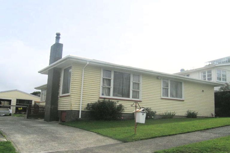 Photo of property in 5 Wattle Grove, Maungaraki, Lower Hutt, 5010