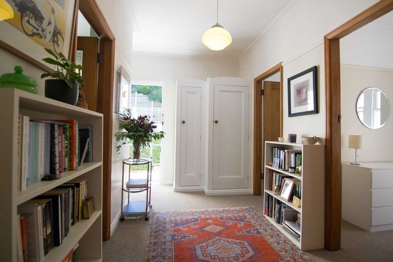 Photo of property in 2/332 Tinakori Road, Thorndon, Wellington, 6011