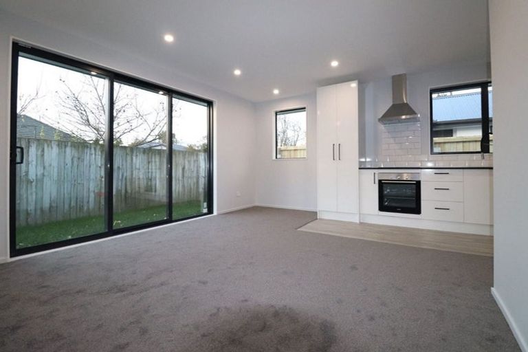 Photo of property in 4/30a Northcote Road, Northcote, Christchurch, 8052