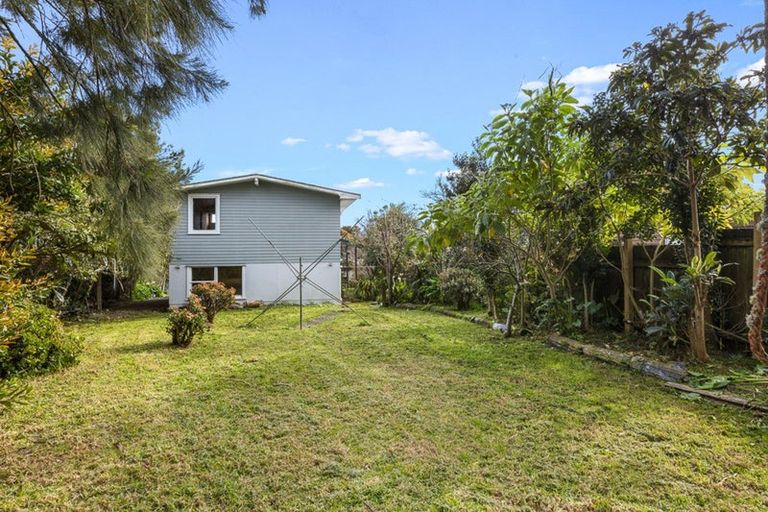 Photo of property in 2 Coburg Street, Henderson, Auckland, 0612