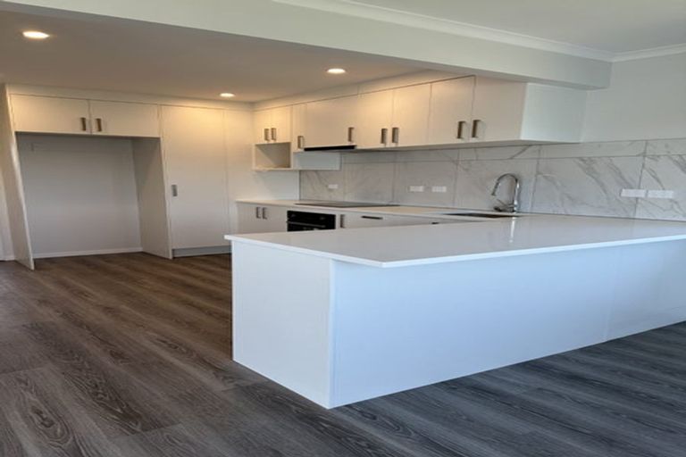 Photo of property in 28 Eskdale Road, Papakowhai, Porirua, 5024