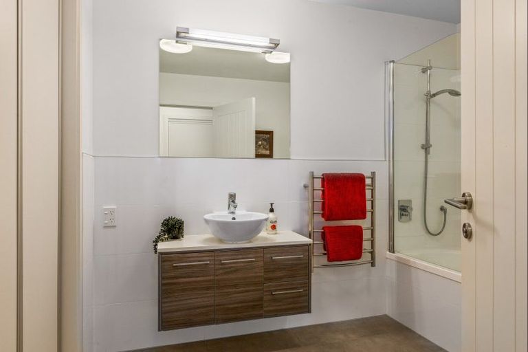 Photo of property in 21 Parkside Drive, Orewa, 0931