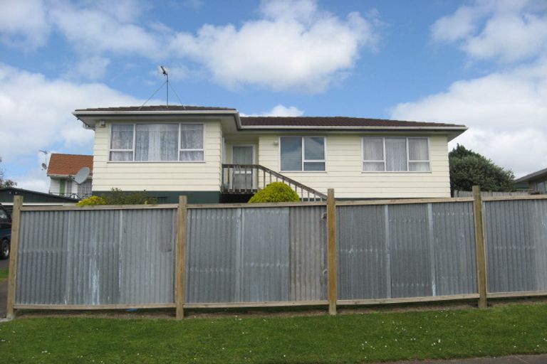 Photo of property in 2 Iris Place, Clendon Park, Auckland, 2103
