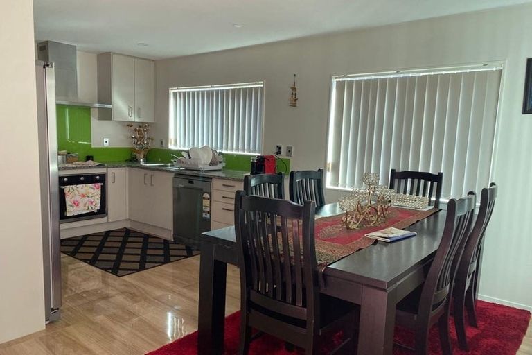Photo of property in 32d Kenderdine Road, Papatoetoe, Auckland, 2025