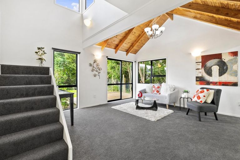 Photo of property in 74 Rhinevale Close, Henderson, Auckland, 0612