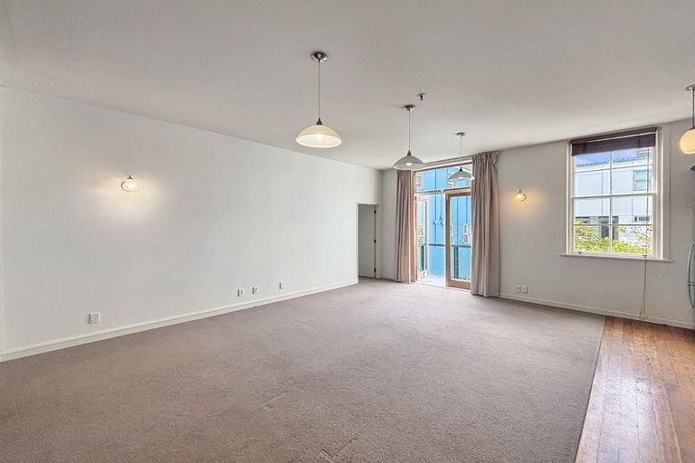 Photo of property in 207 Tasman Street, Mount Cook, Wellington, 6021