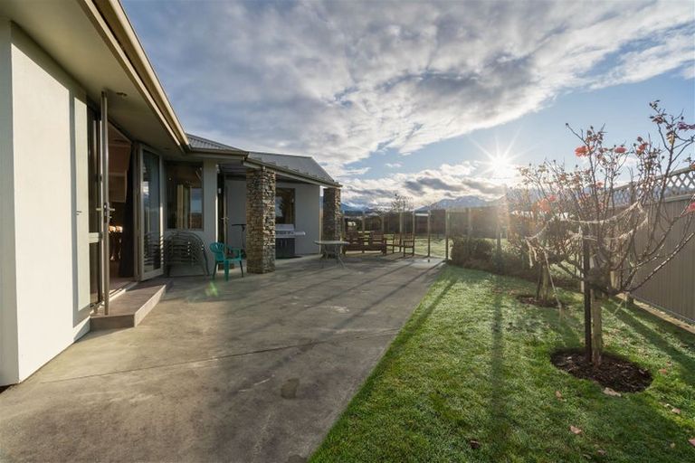 Photo of property in 11 Hawea Place, Te Anau, 9600
