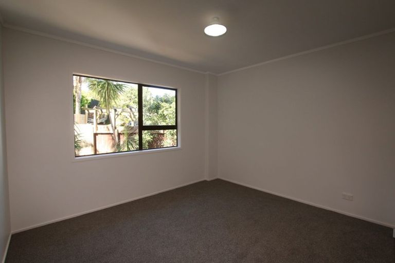 Photo of property in 2/13 Montclair Rise, Browns Bay, Auckland, 0630