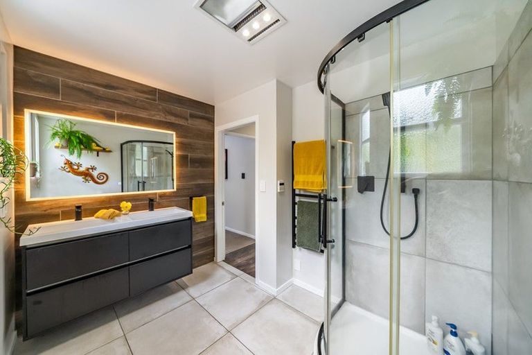 Photo of property in 71 Wyndrum Avenue, Waterloo, Lower Hutt, 5011