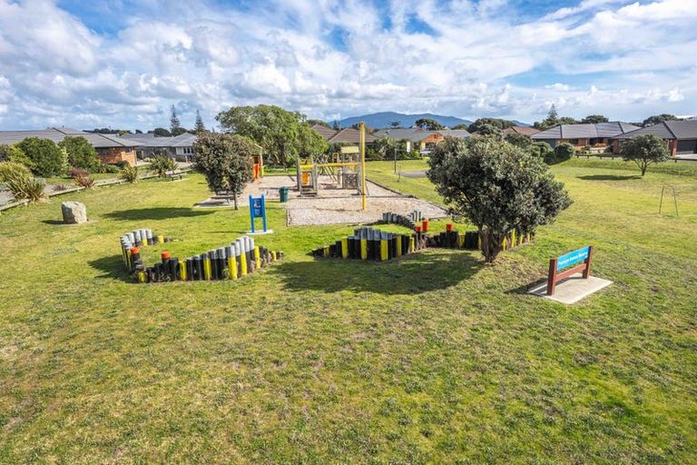 Photo of property in 25 Pharazyn Avenue, Waikanae Beach, Waikanae, 5036