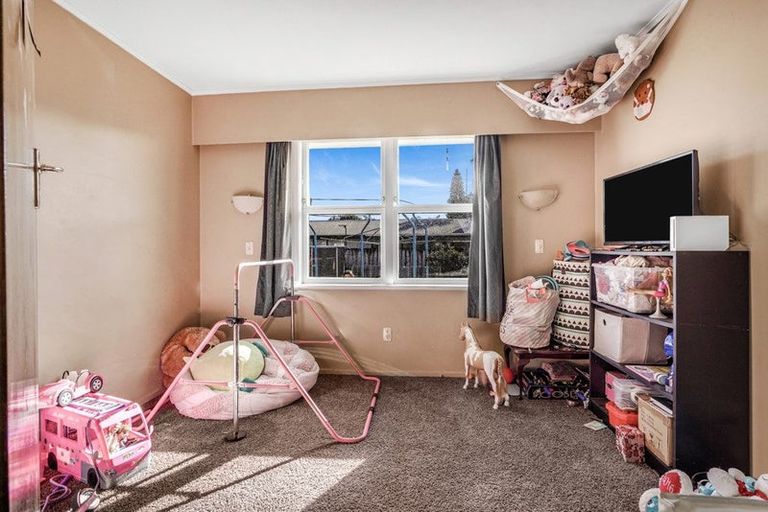 Photo of property in 24 Cotton Street, St Andrews, Hamilton, 3200