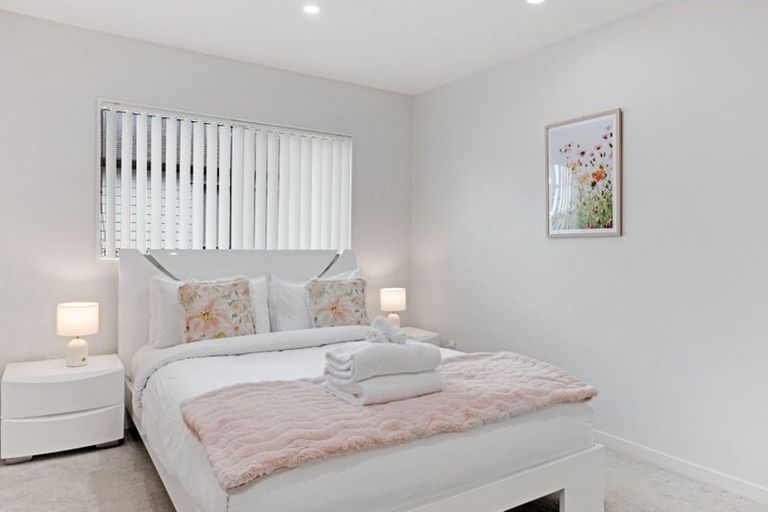 Photo of property in 20 Thomas Rielly Avenue, Hobsonville, Auckland, 0616