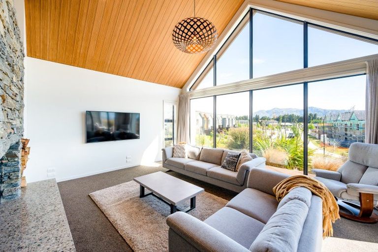 Photo of property in 9 Rocklands Court, Wanaka, 9305