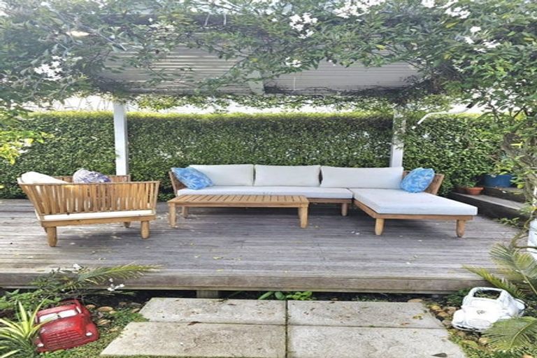 Photo of property in 27 Exminster Street, Blockhouse Bay, Auckland, 0600