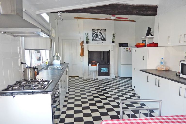 Photo of property in 1 Jessop Street, South Hill, Oamaru, 9400