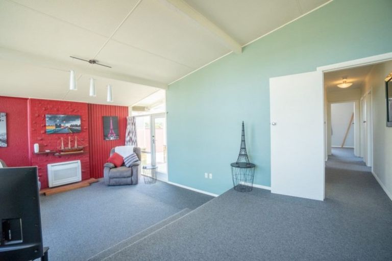 Photo of property in 67 Sutherland Crescent, Westbrook, Palmerston North, 4412