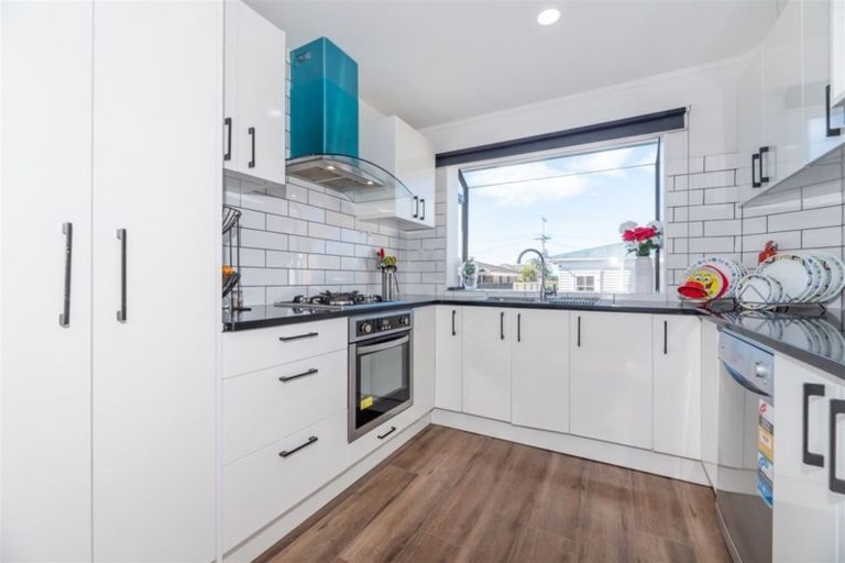 Photo of property in 3a Aotea Road, Glen Eden, Auckland, 0602